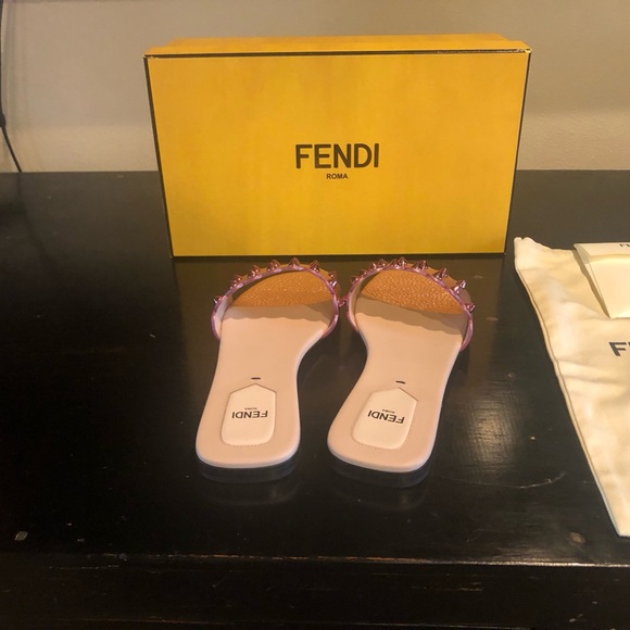 FENDI NWT FLAT STUD SANDALS Size 7.5 ROSA/STUDS - Picture 9 of 9